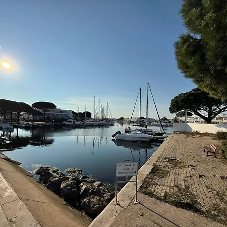 L'escale De Port-camargue , 4 Pers, Piscine, Climatisation, Parking Апартаменты